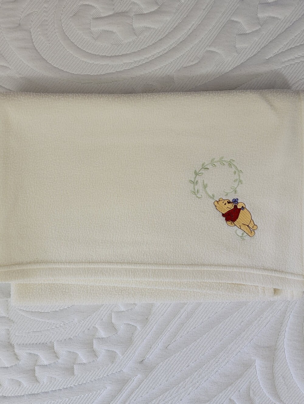 Vintage Disney Winnie The Pooh Baby Blanket Ivory Embroidered 29" X 32" - Picture 4 of 5